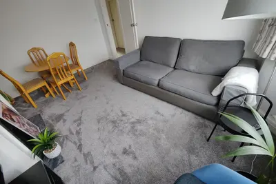 Image de Bungalow with garden driveway located near Harry Potter Studios and London rail