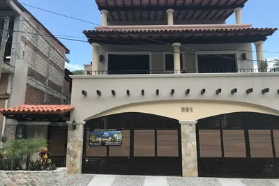 Image de Brand New Condo in Heart of Mismaloya
