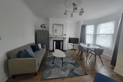 Image de Exclusive 1br flat, Arnos Grove Station