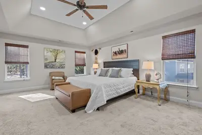 Privacy in the Pines + Hot Tub +Custom Fire Pit