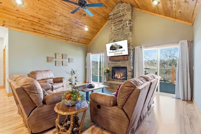 Image de Ozark Mountain Serenade | New | Private Hot Tub 💦
