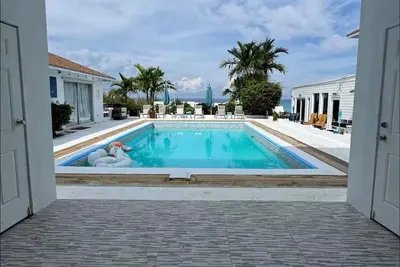 Image de Cozy 1-bed cottage, West Bay St, Safe area, 5 min to the beach, We allow Pets!