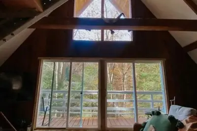 Image de Hillside Haven Treehouse Cabin
