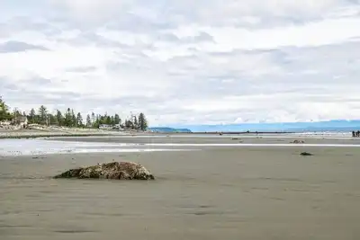 Image de Beachfront 2 bed | Arcade, A+ Views, Lux King bed