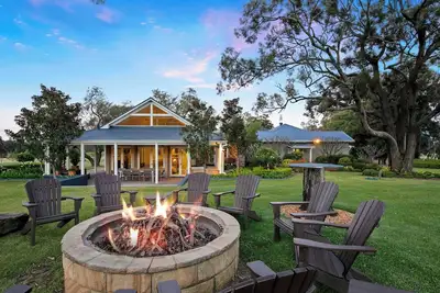 Image de Brokenback Homestead