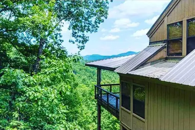 Image de Mountain Views, Peaceful Waterfall 3 King Bedrooms