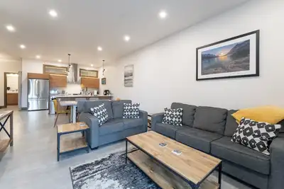 Image de New! Walk to Downtown Whitefish | Cozy 2br Retreat