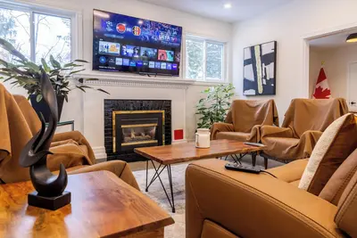 Image de King's Gate 269\nWalk to Queen St + 4 king Beds + Ev Charger