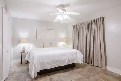 Image de Your Montrose Hub, Sleeps 18/9br/9ba/9pa