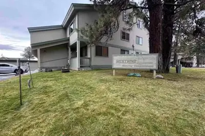 Image de The Woodland Burrow - Cozy Ski-Lake retreat