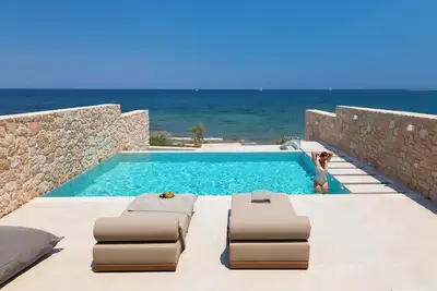 Image de Aáshna Suite \"Gaia\" 2, Villa