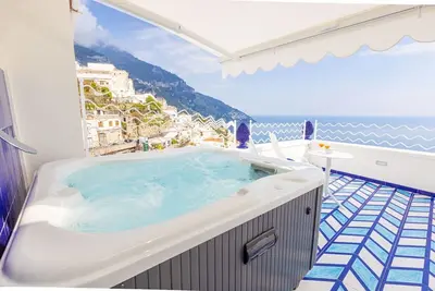Image de Aurora Sea avec terrasse et jacuzzi à Positano