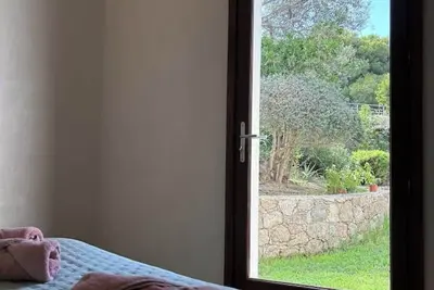 Image de Villa d'exception à 150m du bord de la mer avec piscine et très beau jardin.