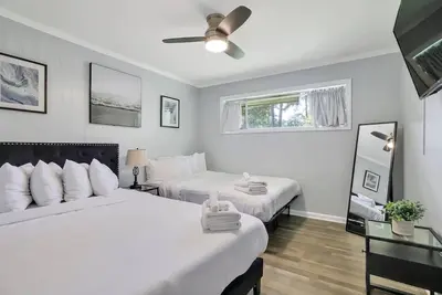 Image de This house is a 3 bedroom(s), 2 bathrooms, located in Decatur, Ga.