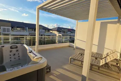 Image de Luxury 3 bed penthouse with a private jacuzzi + private beach