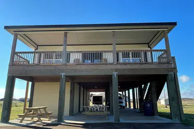 Image de The Salty Pelican Lodge - New construction in Hackberry