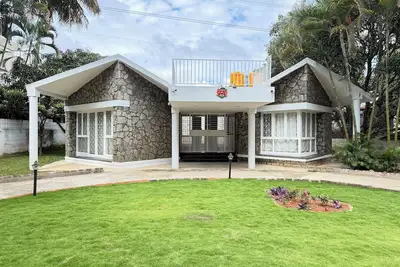 Image de 10 minutes to the Bannerghatta Zoo! Cozy 4 bedroom Private Villa with garden
