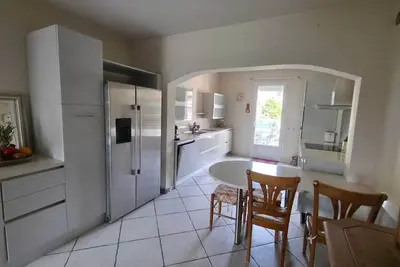 Image de Villa 110 m², grand jardin clos, parking sécurisé, 150 m de la mer,