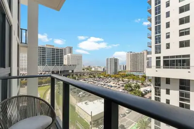 Image de Prime Location Condo Steps from Bayfront Park