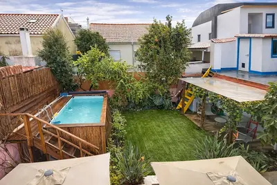 Casarica Caparica - pool, projector and peace