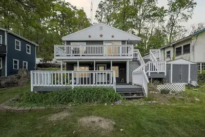 Watch spring come alive at our quiet lake cottage. Beautiful sunrise and sunsets