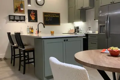 Image de Beautiful New Construction 2 - Bedroom / 2 Bath located in West University.