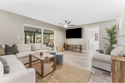 Image de Relaxing retreat near Gulf beaches with pool, theater, game room, & hot tub! ! !