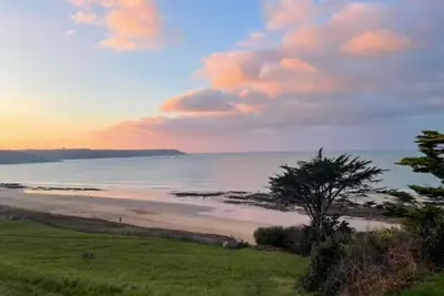 Image de Maison spacieuse à Locquirec avec terrasse, 300m de la plage