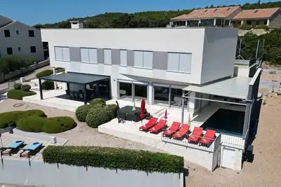 Image de Charmante villa avec piscine chauffée