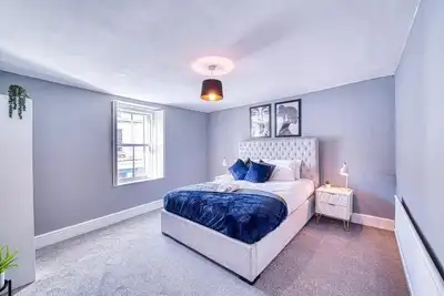 Image de The Stylish Gem of Bath - Sleeps 10