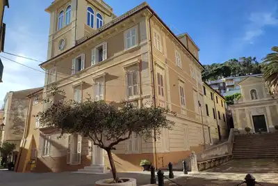 Image de Nice apartment near the sea convenient to all services with parking space