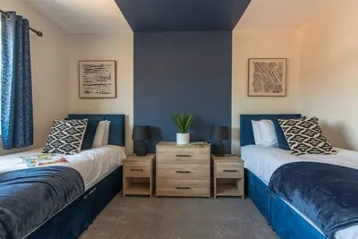 Image de Spacious Southampton House: Sanctuary in the City