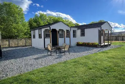 Image de Brand New Guesthouse with Mountain Views!