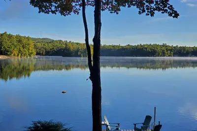 Image de The Yellow Camp on Raymond Pond in Maine