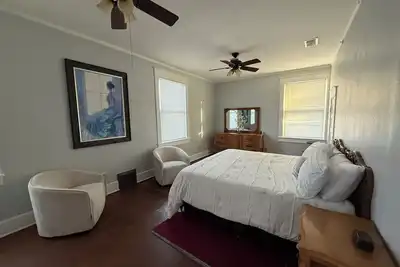 Image de Historic District Home with Proud N. M. M. I. Family Legacy