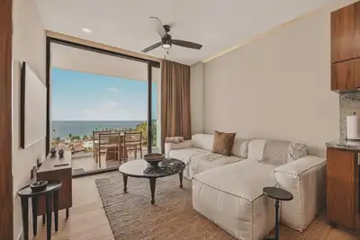 Image de Casa Tranquila 2br Ocean View Gem w Rooftop Pool