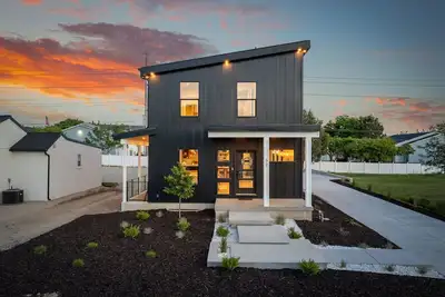 Image de Modern Style Home, Near Expo, Rsl, Skiing