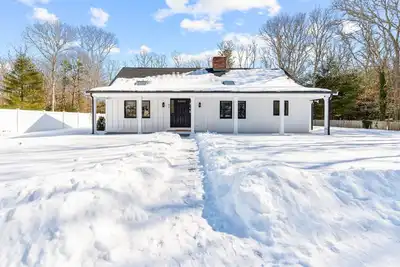 Image de Coastal Retreat: Game Room, Fire Pit & Beach Access!