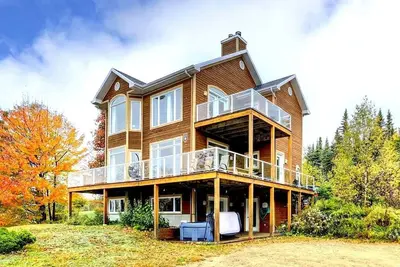 Image de 2 bdrm-Fireplace | Wi-Fi | Equipped kitchen | View