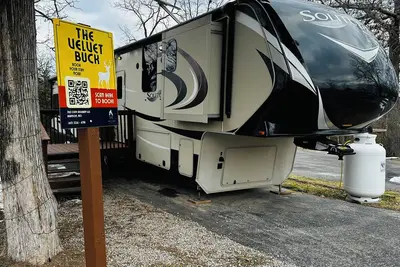 Image de Luxury Rv Retreat in Branson, Mo – Near Table Rock Lake & The Strip