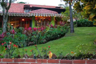 Image de Live like a King on this Gentleman's Estate