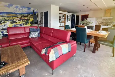 Image de Stone & Vines | 2br Wine Country Retreat | Adventure by Day, Wine by Night