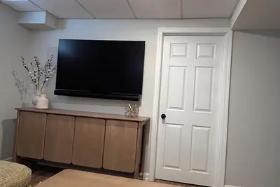 Image de Mid-Century Modern Themed Ranch-Styled Surprise House