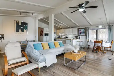 Image de 3 Mi to Lake Powell! Desert Escape w/ Valley Views