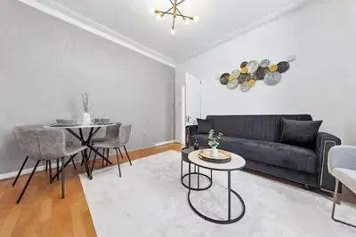 Image de Your Perfect Luton Escape+Sleeps 8+Stylish Living