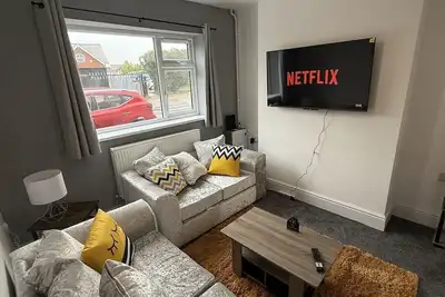 Image de Renovated Property in perfect grimsby location!