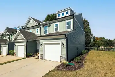 Image de Townhome Greensboro 3Bd 2Bth