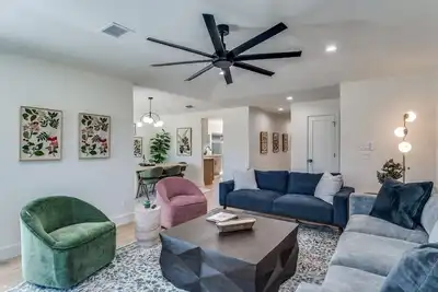 Image de La Fleur Chateau 4b 2b Duplex King Pet Friendly