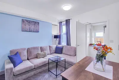 Image de Modern 4-Bed Home | Smart Tv | Garden