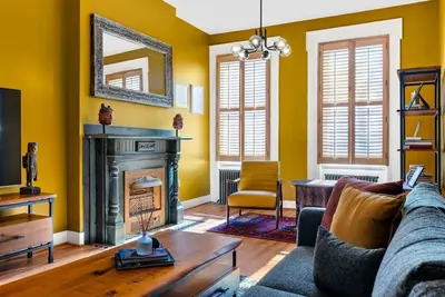 Image de Modern Traveler`s Loft| Walkable, Pet-Friendly